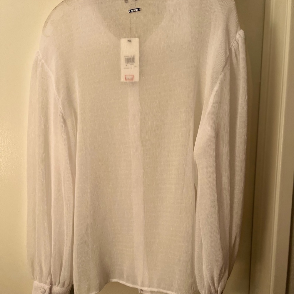 GUESS: Ladies beautiful sheer white blouse, flattering never worn!